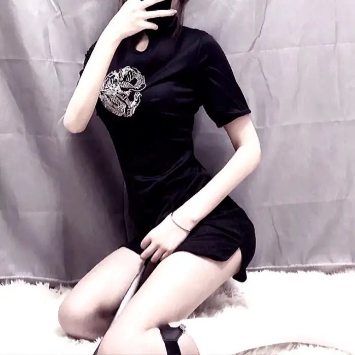 俏丽佳人